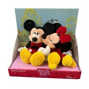 Disney Store Disney Kiss Mickey And Minnie Plush with Magnetic Kiss Action NIB